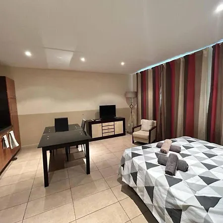 شقة Carnot كان