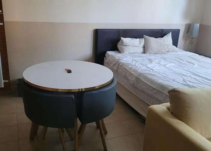Carnot Apartment *