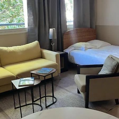 Carnot Apartment